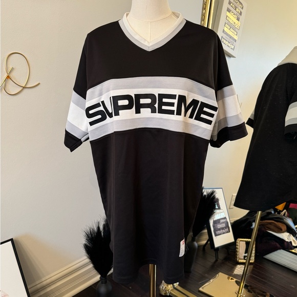 Supreme Tops - Supreme Monochrome Logo Tee